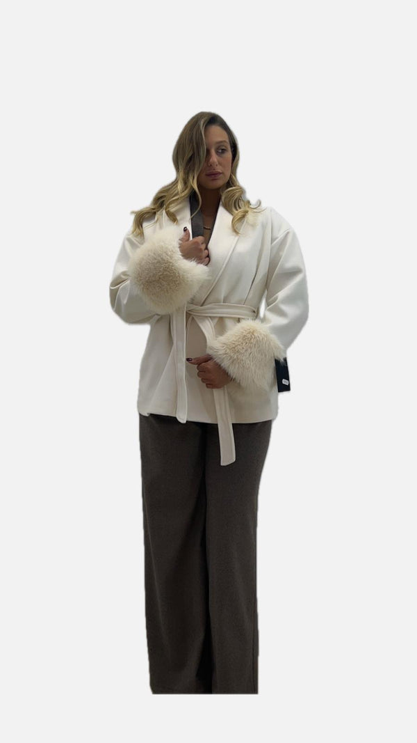 Cappotto maniche in pelliccia